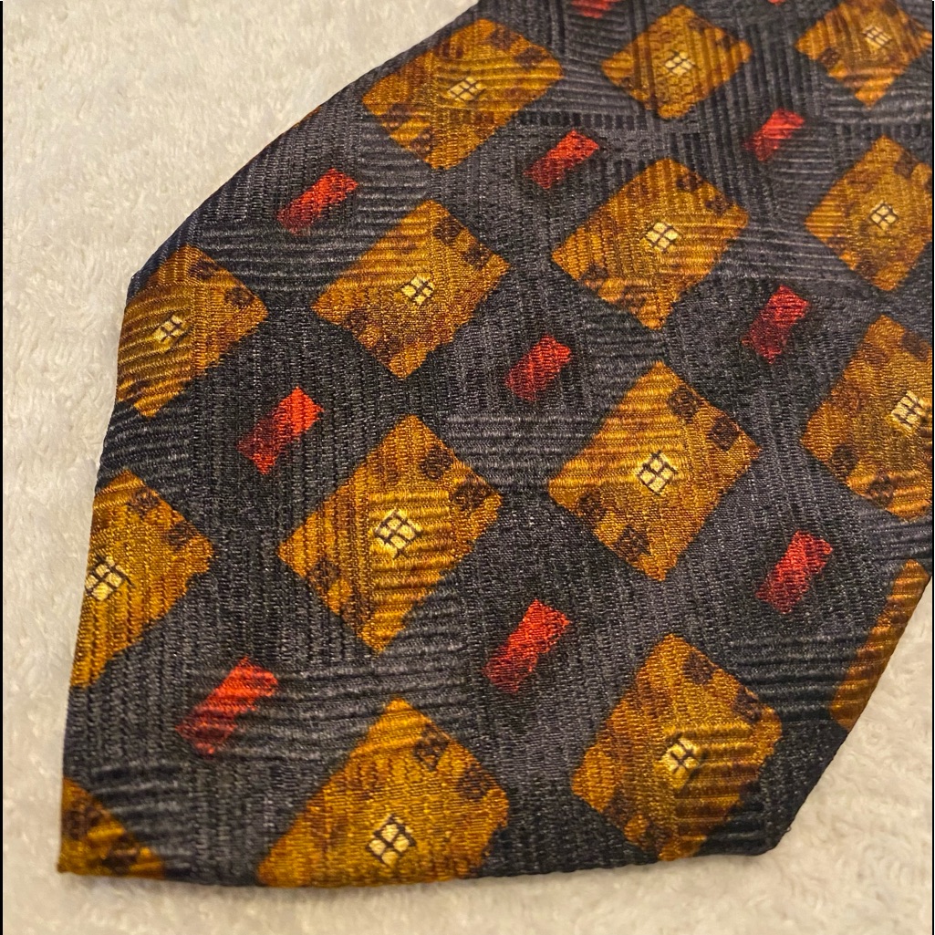 Brand New Trendy Power Tie By Xmi Platinum